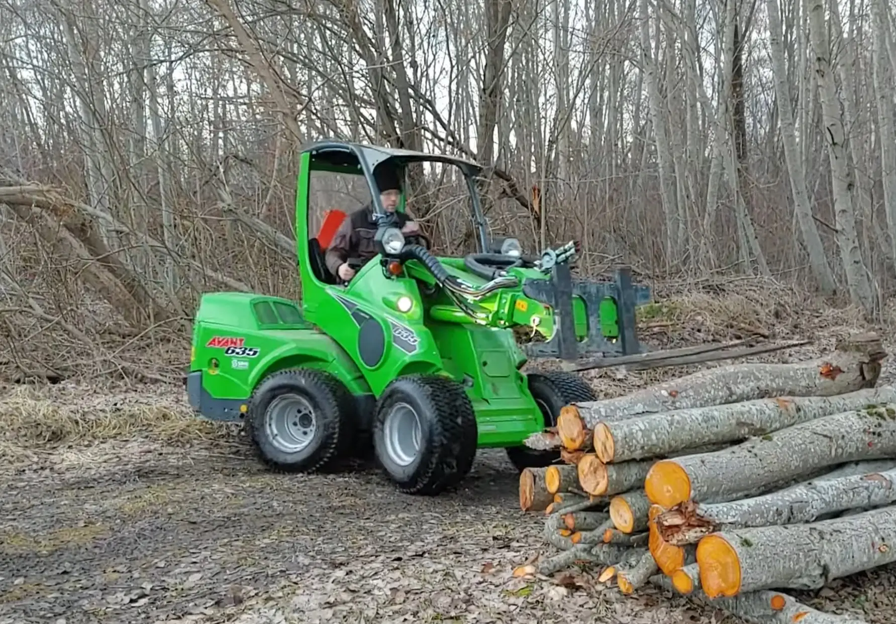 mini ładowarka avant