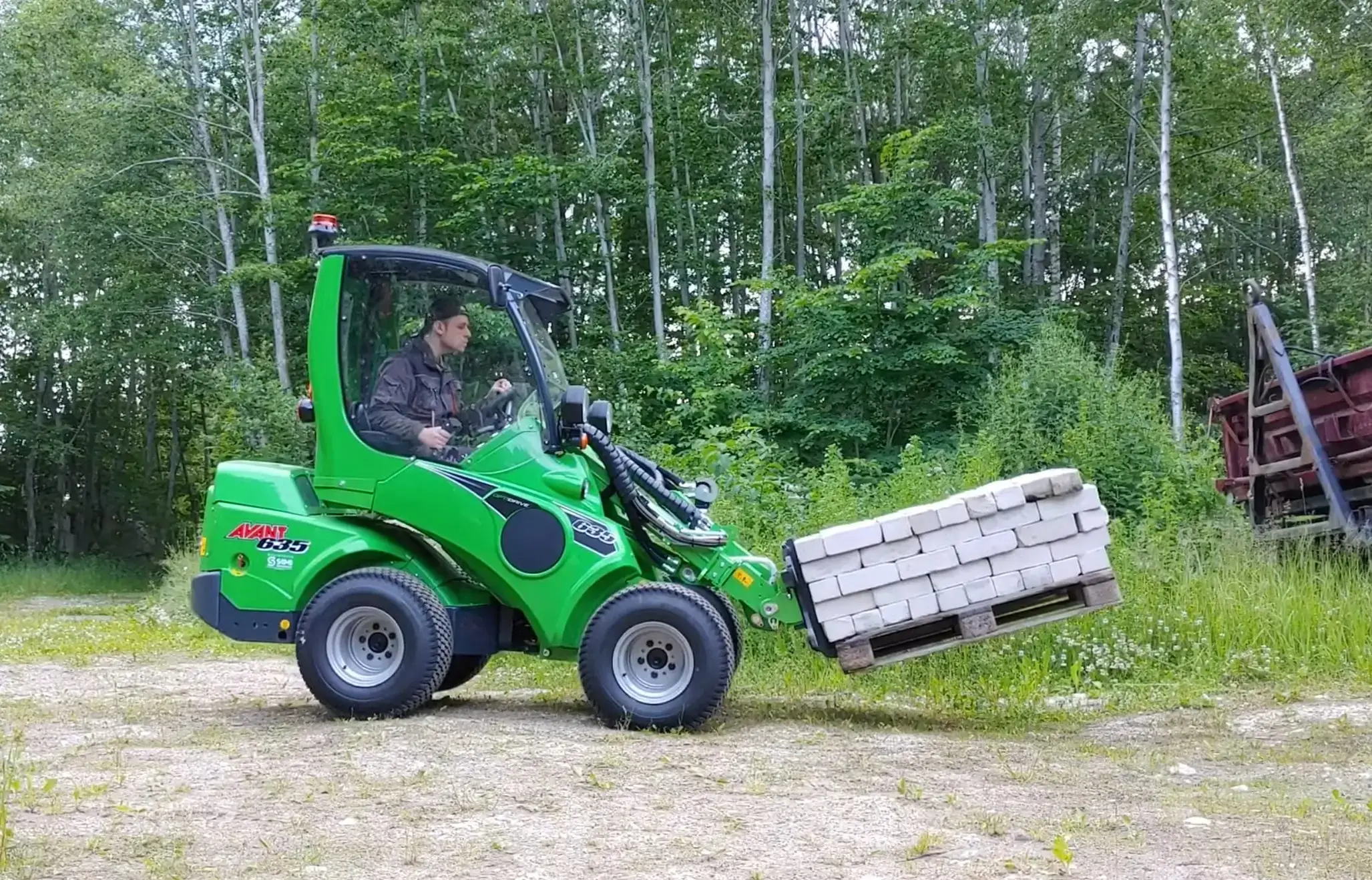 mini ładowarka Avant stary model zielona