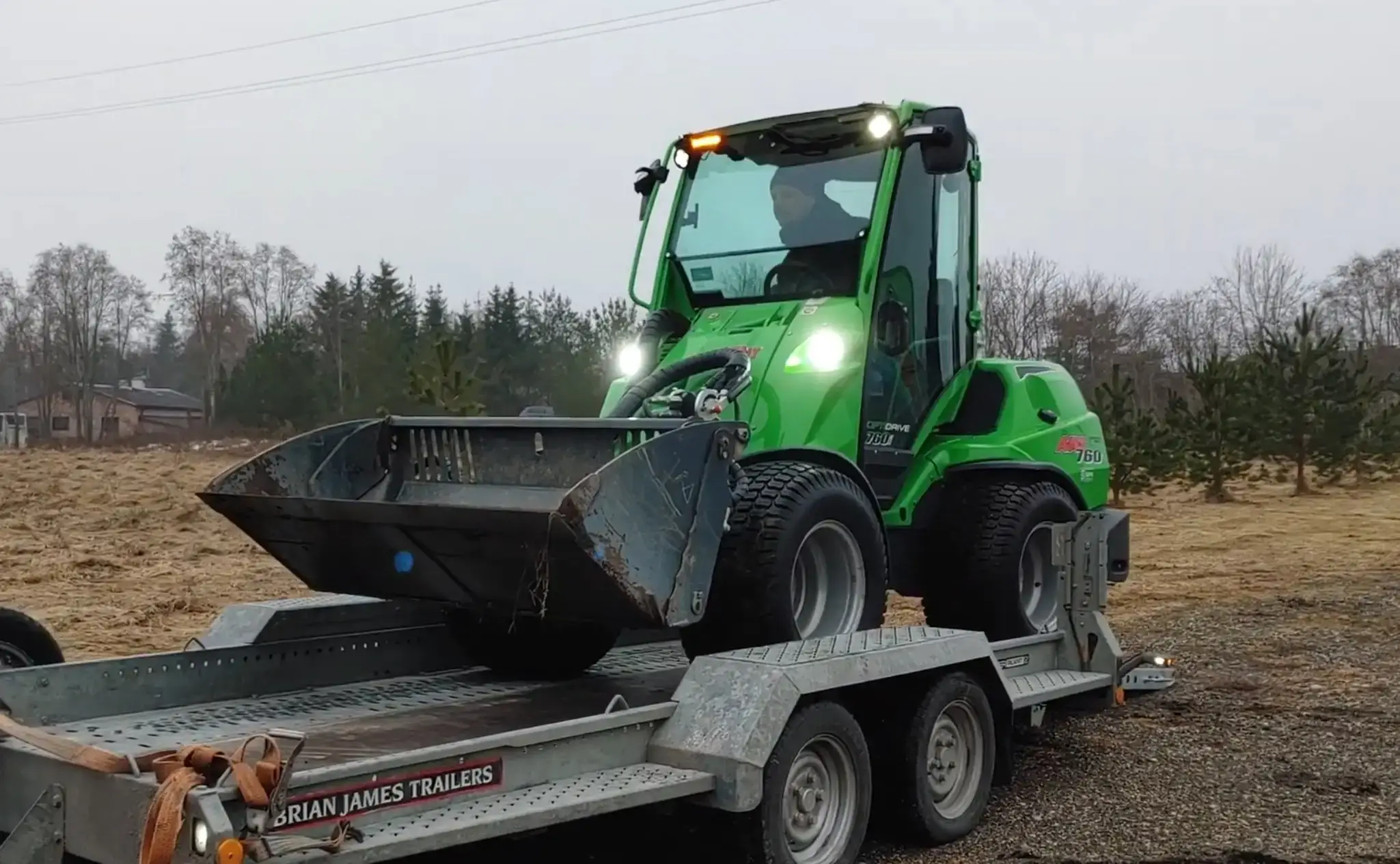 ładowarka przegubowa avant